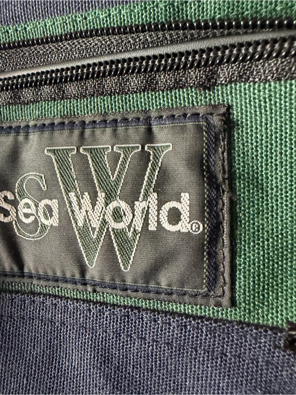 Sea World Men’s Two-Tone Navy & Green Duffel Bag
